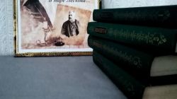 Жемчужниковская библиотека предлагает читателям книжную выставку 